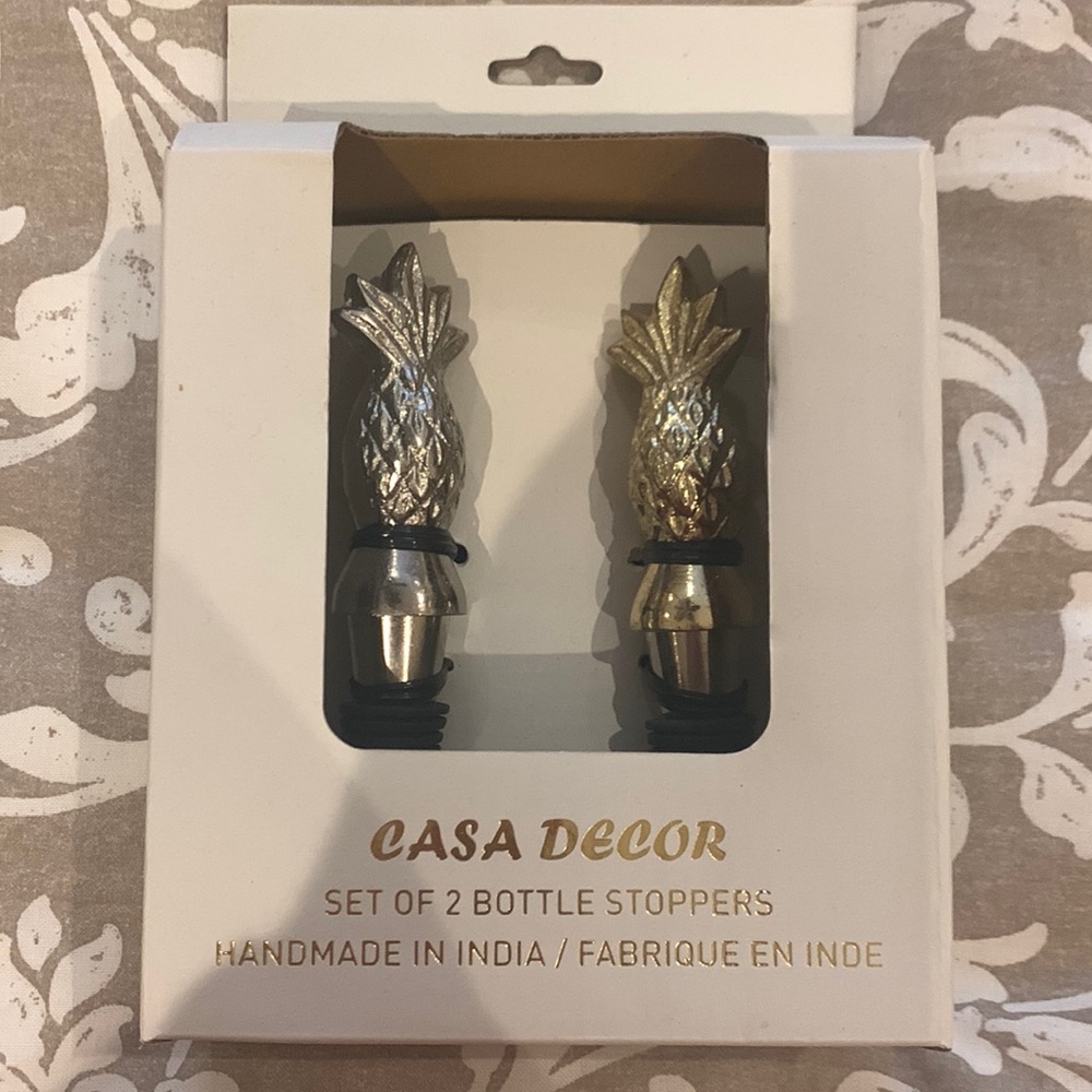 NEW Wine Stoppers Pineapple Set of 2